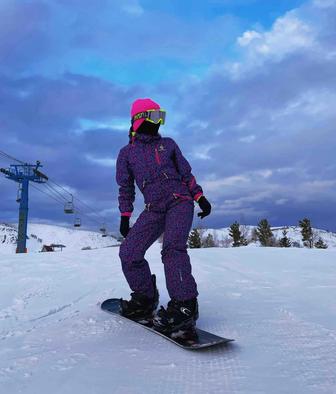 Горнолыжный комбинезон женский