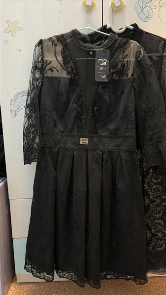 Платье черное