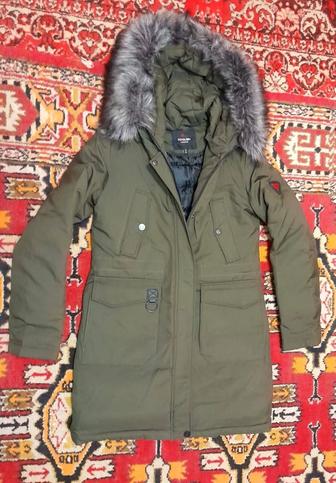 Продам зимнюю куртку.