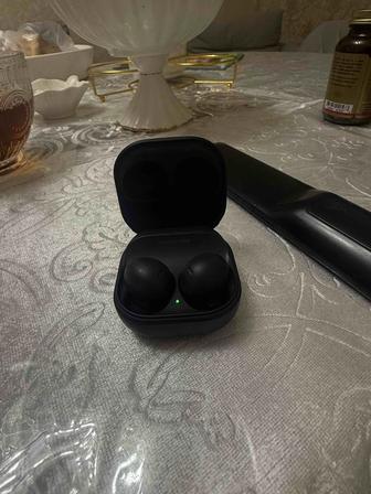 Продам наушники беспроводные и часы