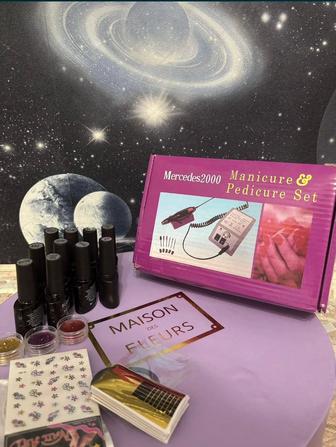 Все для гель маникюра. Машинка. Лаки.