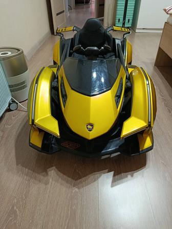 Продам детскую машинку на пульте
