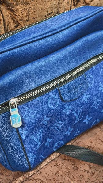 Продам сумку в стиле Louis Vuitton.