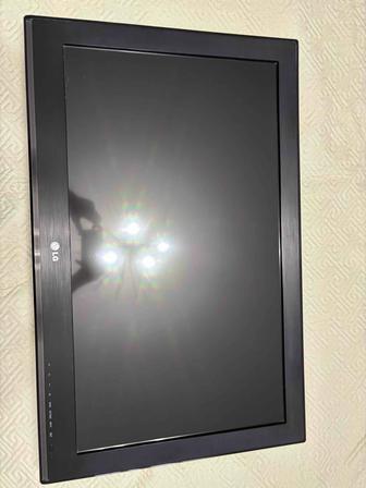 Продам телевизор LG 2012 год,рабочий,без пульта. 20 тыс,торг.