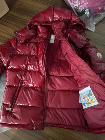Пуховик Moncler