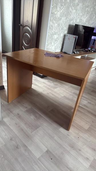 стол с тумбочкой вместе