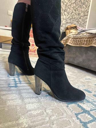 Продам женские сапоги