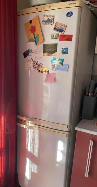 Продам холодильник