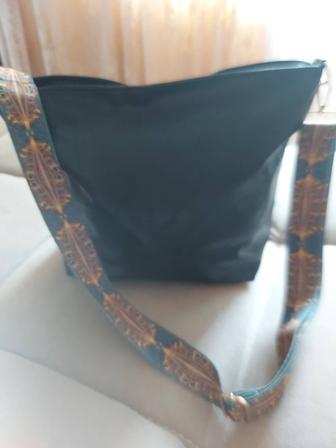 Продам сумку женскую , новую.