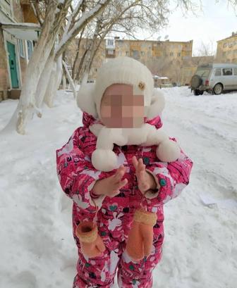 Зимний комбинезон для девочки