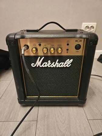 Продам комбик Marshall MG10