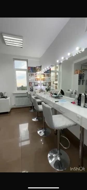 Место в аренду для визажиста или парикмахера