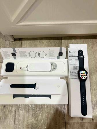 Продам умные часы Apple Watch series 8 -41mm