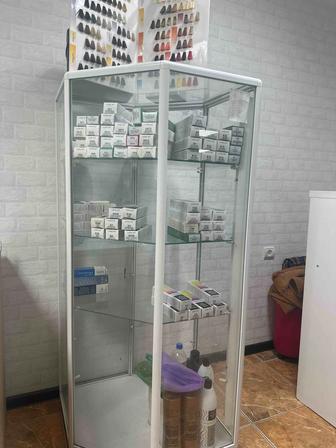 Продам стеклянную ветрину