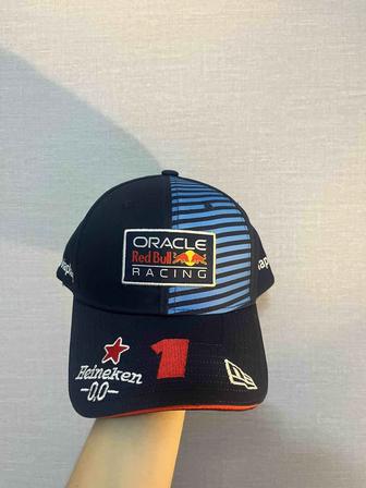 Кепки F1