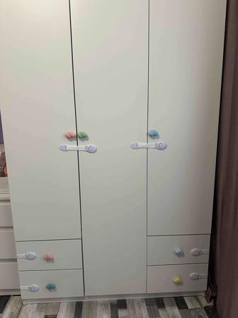 Срочно продам детский шкаф