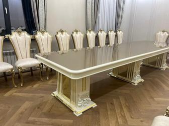Стол и стулья