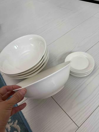 Продам посуду 5 глубоких и маленьких тарелок