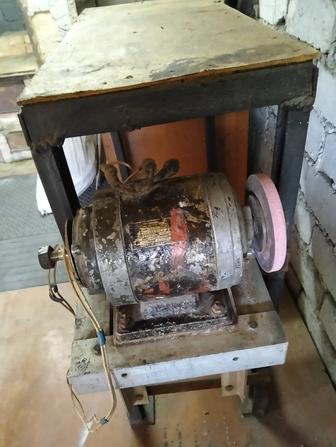 Продам наждак со столиком