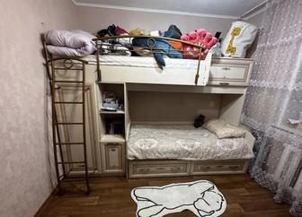 Продам двух этажную кровать