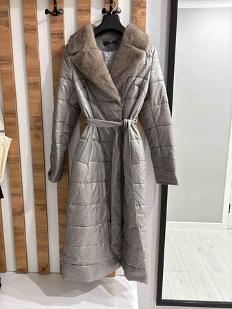 Куртка от Loreta с норковым воротником (НОВЫЙ)