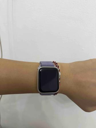 Продам Apple Watch SE