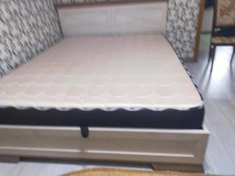 Продам спальную кровать