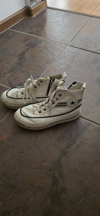 Спортивные кеды осенние высокие размер 34, белые