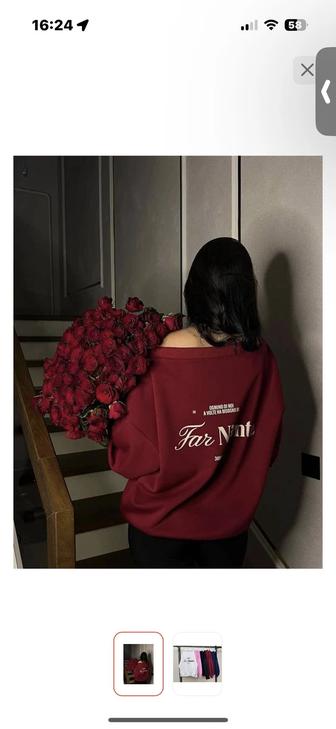 красная толстовка