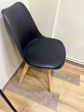 Стул черный