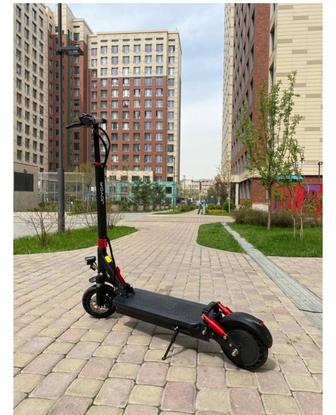 Продам электросамокат Joyor G1