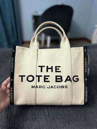 The tote bag by Marc Jacobs medium