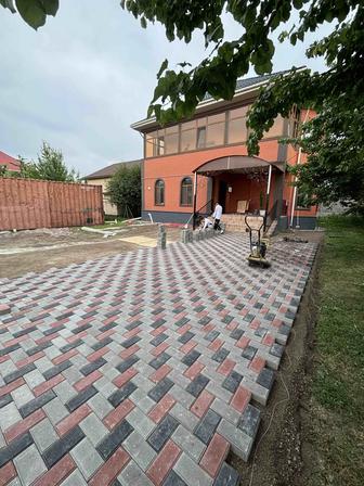 Укладка брусчаткии