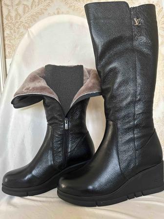 Женские сапоги