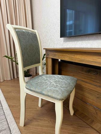 Продам стулья в отличном состоянии ,по 16 000.Производство Дагестан.