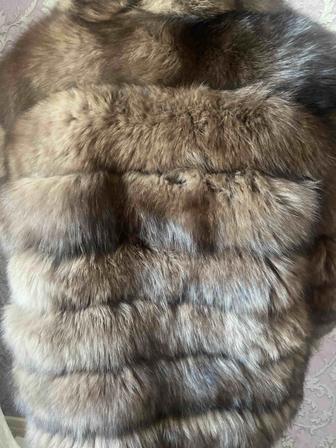 Шуба натуральная мех лиса под Соболь новый.