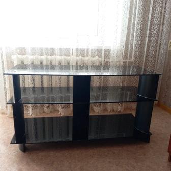 Стеклянная тумба под телевизор