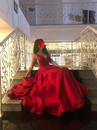 Вечернее платье SHERRI HILL