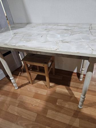 Обеденный стол