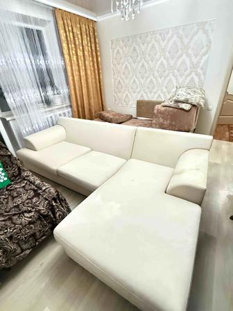 Диван угловой б/у