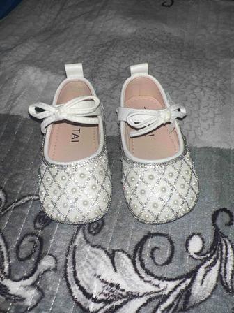 Продам туфли детские нарядные