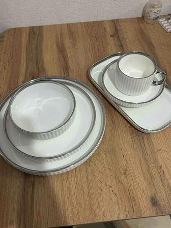 Чайно столовый сервиз на 6 персон