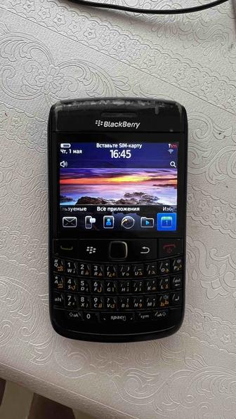 Blackberry 9780 смартфон