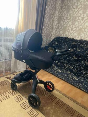 Продам коляску 2/1 люлька и прогулочный блок. Коляска в идеальном состоянии