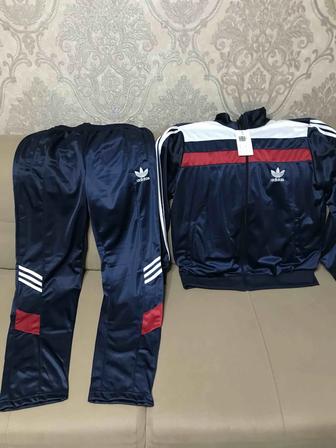 Продам спортивный костюм Adidas