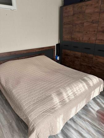 Продам спальный гарнитур