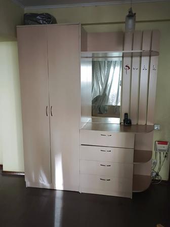 Продам шкаф в прихожую
