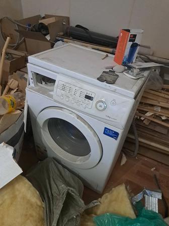 Отдам на запчасти стиральную машину