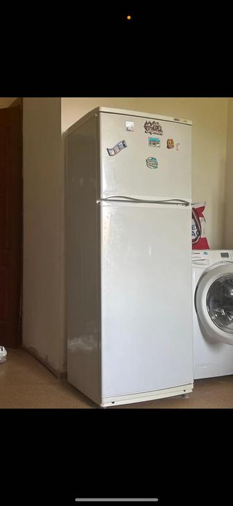Продам Холодильник Атлант