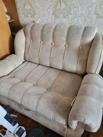 Продаю кресло б.у 50000 можно обтянуть новой тканью будет новое.